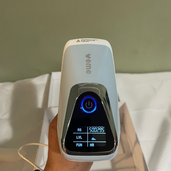 Veme Smooth Skin Device - White and Pink - Picture 2 of 5